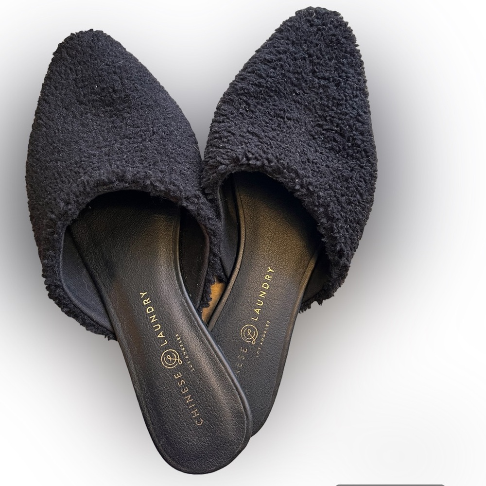 Chinese Laundry slip-on black faux fur mules 8.5 good pre-loved condition